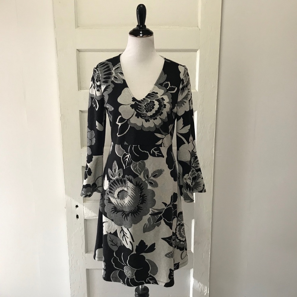 Anthro Maeve V-neck Bell Sleeve Floral Dress Sz M